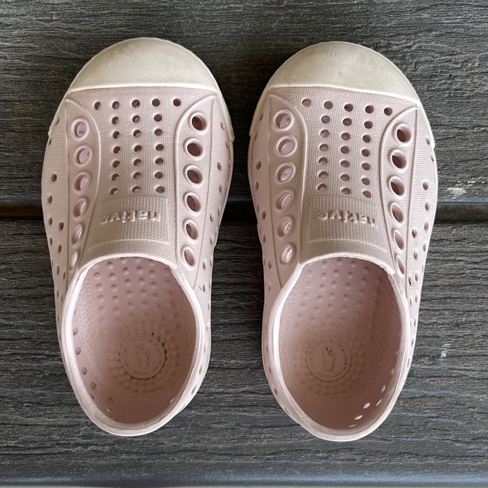 Native Shoes Size 4 Light Pink